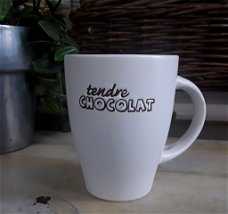 2x mok / beker voor chocolademelk met tekst: tendre chocolat