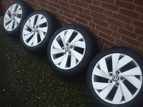 17”Inch Originele Belmont Volkswagen Nieuwe Banden all seizoen Golf 8 5x112 - 1