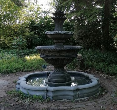 Barokstijl fontein met rand - 1