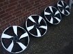 18 inch Originele Nissan Qashqai Velgen Zwart Steek 5x114.3 - 3 - Thumbnail