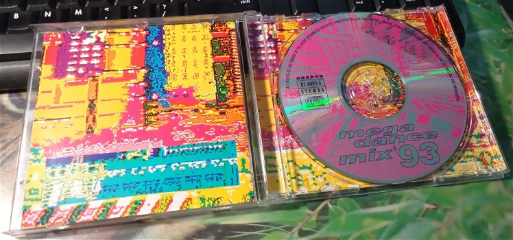 Te koop de originele CD Mega Dance Mix 1993 van Arcade. - 2