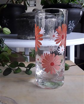 Lief vintage drinkglas met witte en roze madeliefjes - 0
