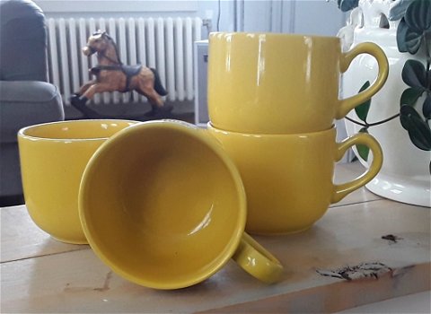 Vintage gele koffiekopjes - EIT English Ironstone Tableware - 2