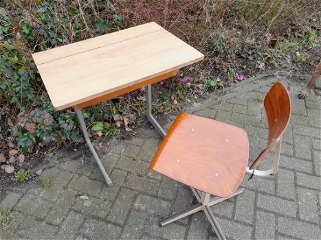 Schoolbankje met stoeltje, jaren 70 A - 5