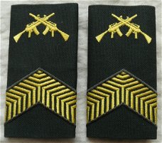 Rang Onderscheiding, Blouse & Trui, Korporaal OLK, Koninklijke Landmacht, vanaf 2000.(Nr.1)