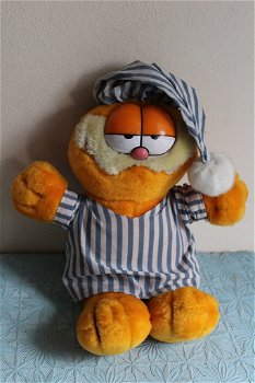 Pluche Garfield met pyjama - 0