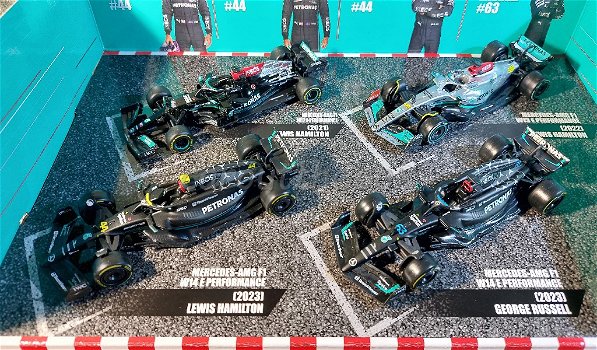 Mercedes F1 Hamilton - Russell 4er verzameldoos 1/43 Bburago - 0