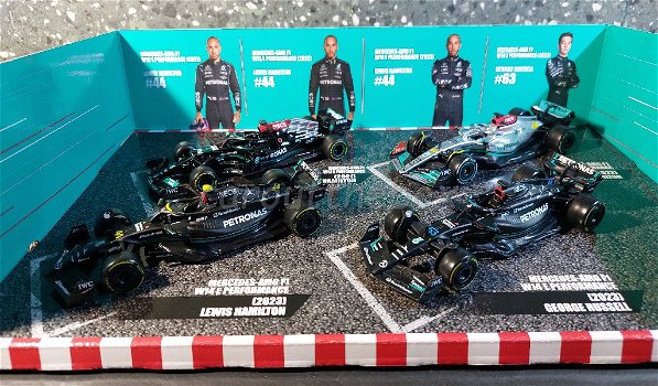 Mercedes F1 Hamilton - Russell 4er verzameldoos 1/43 Bburago - 1