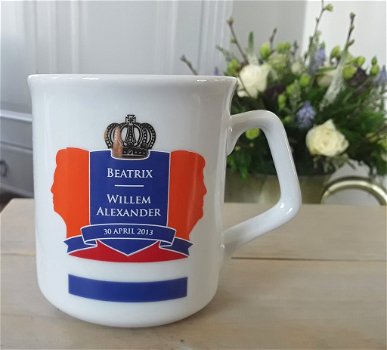 Beker/mok willem-alexander - beatrix (30 april 2013) - 0