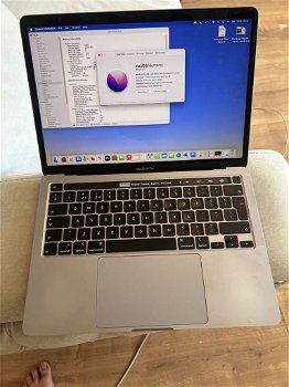 Apple Macbook Pro (touchbar) uit 2020 - 0