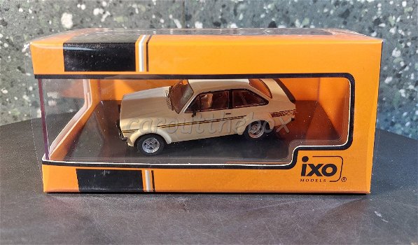 Ford Escort MK II 1976 beige 1/43 Vitesse V998 - 3