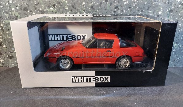 Mazda RX-7 rood 1:24 Whitebox WB095 - 3