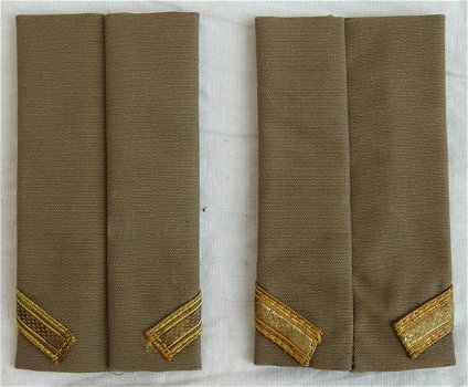Rang Onderscheiding, Regenjas, Sergeant, Koninklijke Landmacht, jaren'60/'70.(Nr.1) - 1