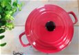 Mooie rode cocotte / ovenschaal met deksel (aardewerk) - 1 - Thumbnail