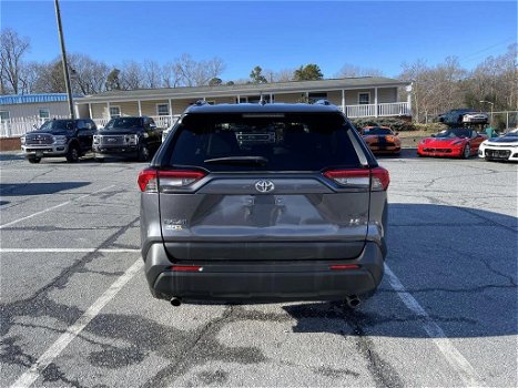 2019 Toyota RAV4 LE FWD - 1