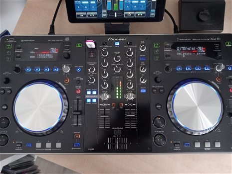 Pioneer XDJ-R1 All In One met IPad Air2 voor 300 euro - 2