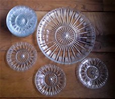 Vintage glazen gebakstel - 12-delig / taartschaal + bordjes glas
