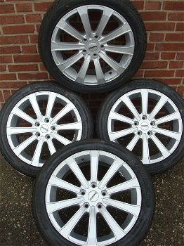 17 inch Momo velgen en banden steek 5x108 - 3