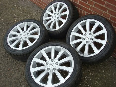 17 inch Momo velgen en banden steek 5x108 - 7