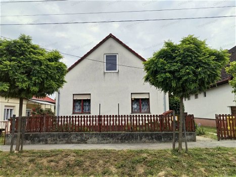 Balatonberény, Hongarije: Huis aan het Balatonmeer - 1