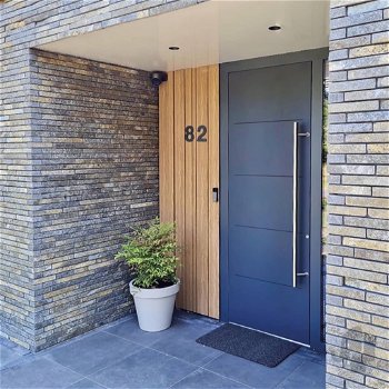 Moderne voordeur in hout | Strak design - 0