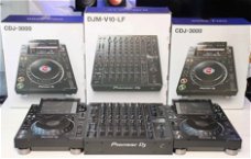2x Pioneer CDJ-3000 Multi-Player + 1x DJM-V10-LF DJ MixerBeschikbaar voor 4700 EUR