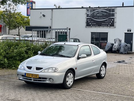 Renault Megane 1.6 16V Expr Coupe 2005 2002 Grijs - 0