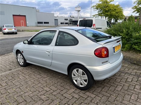 Renault Megane 1.6 16V Expr Coupe 2005 2002 Grijs - 3