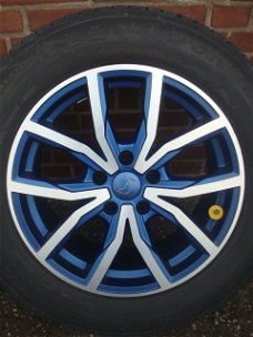 17 inch Dezent Blauw velgen en banden Dunlop Winter 5x112
