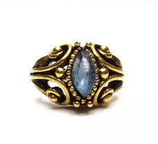 Vintage ring met blauwe steen