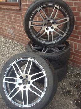 18’’Inch Audi rs4 Blechk Velgen en banden 5x112 - 6