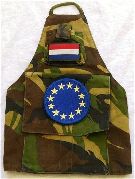 Armband / Schouderband / Armlet, EUFOR, KL, Woodland Uitvoering, vanaf 2004.(Nr.1) - 0