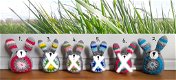 Kleurige konijntjes / haasjes - 1 - Thumbnail