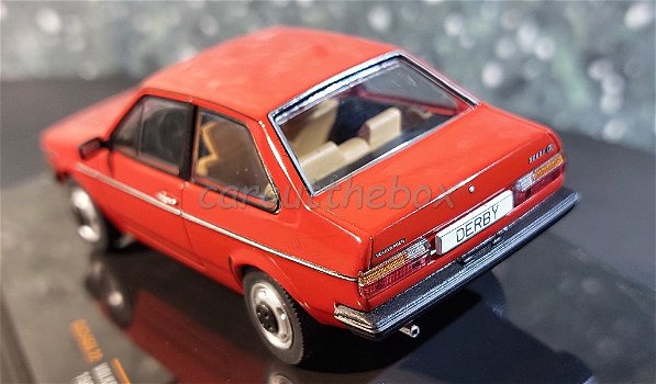 Volkswagen Derby MK II rood 1/43 Ixo V1005 - 2