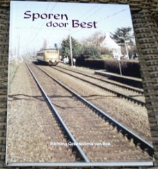 Sporen door Best. Kees van den Biggelaar. ISBN 9080729817.