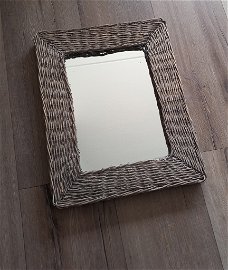 Spiegel met rieten rand