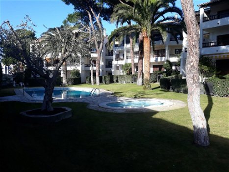 Appartement Pueblo Pinos in La Escala aan de Costa Brava 250 m van het strand - 0