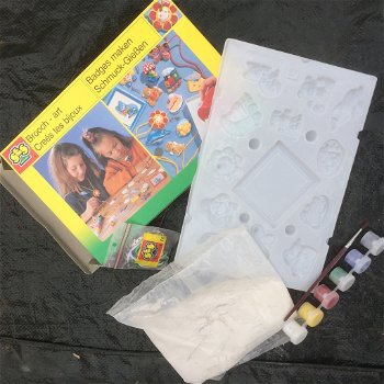 Knutseldoos voor het maken van kindersieraden - 0