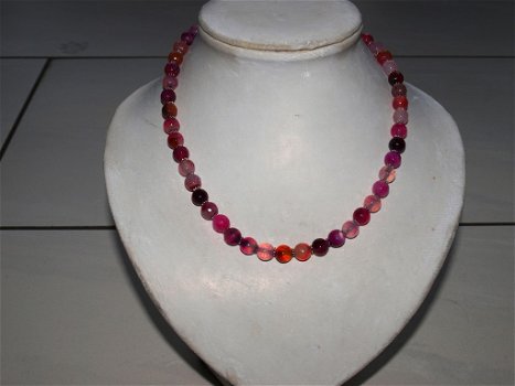 ketting van 8 mm kralen facetgeslepen agaat met zilverkleurig magnetisch slotje 45 cm lang, - 0