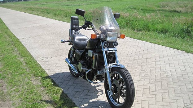 Honda Magna VF700c - 4