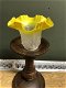 Antiek glazenkapje met fel geel schulprandje - 0 - Thumbnail