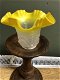 Antiek glazenkapje met fel geel schulprandje - 1 - Thumbnail
