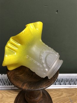 Antiek glazenkapje met fel geel schulprandje - 6