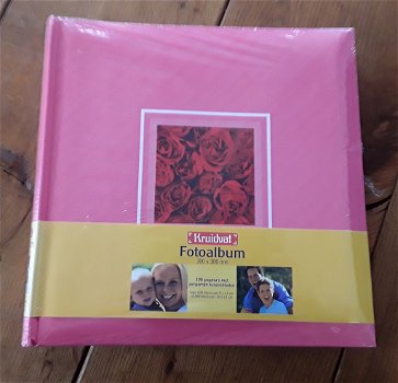 Roze fotoalbum met rozenafbeelding erop (nieuw in de folie) - 0