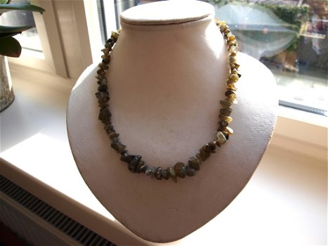 ketting van labradorietsplit 48 cm lang, - 0