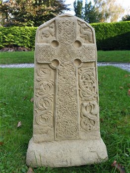 Keltisch kruis , grafbeeld - 2
