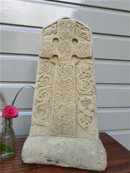 Keltisch kruis , grafbeeld - 3