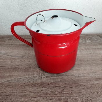 Emaille melkkoker rood met gouden bies - 0