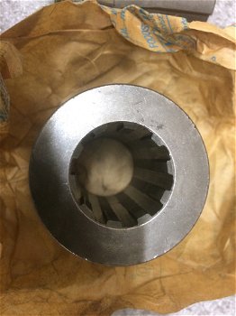 SPROCKET SHAFT & BOUT EXTENSION, standaard (2 nieuwe/1 gebruikte niet ingelopen) - 1