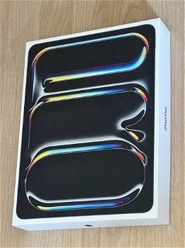 2024 Apple iPad Pro 13 M4 Space Black 2TB - 1